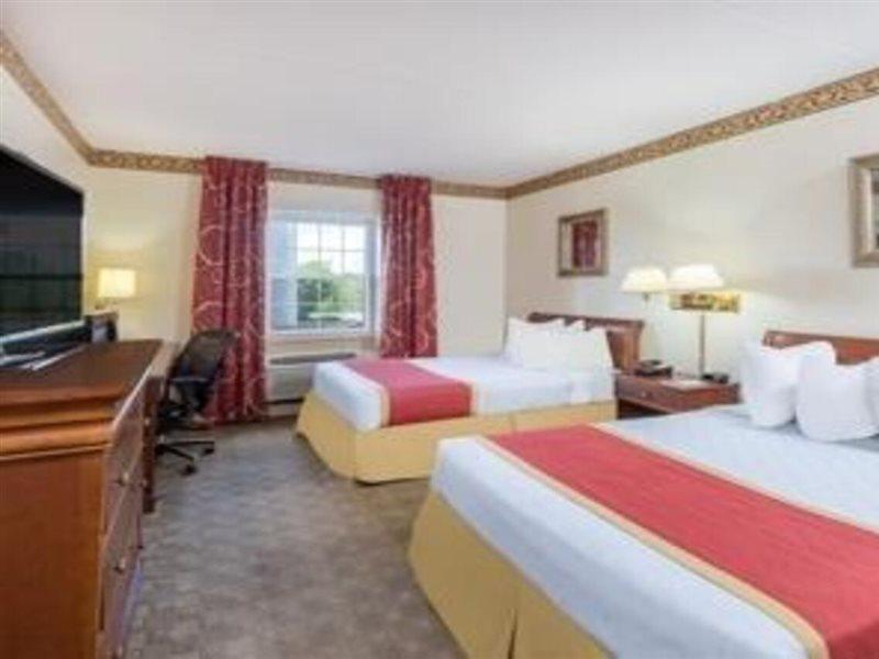 Ramada Conference Center Hotel Morgantown Ngoại thất bức ảnh